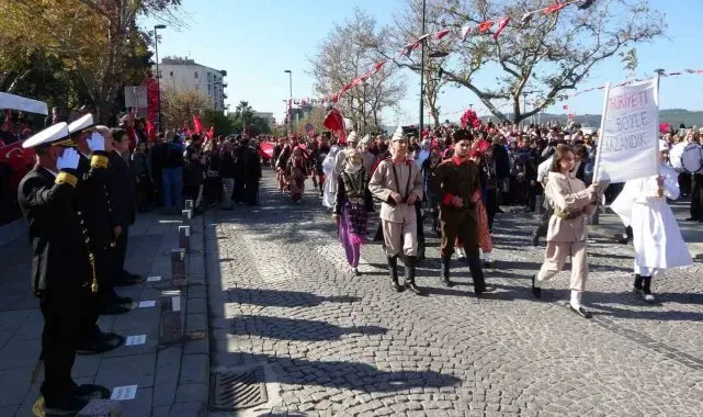 Çanakkale'de 29 Ekim coşkuyla kutlandı