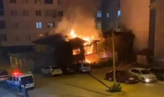 Bilecik'te metruk bina alevlere teslim oldu