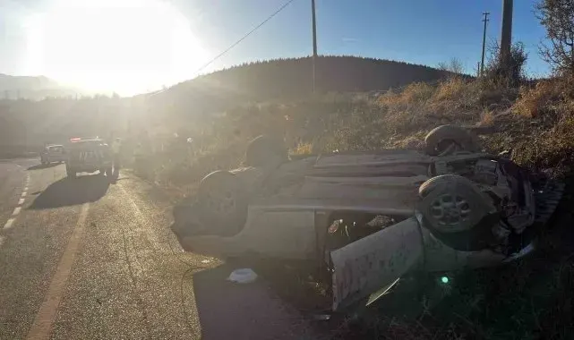 Isparta'da otomobil takla attı: 3 yaralı