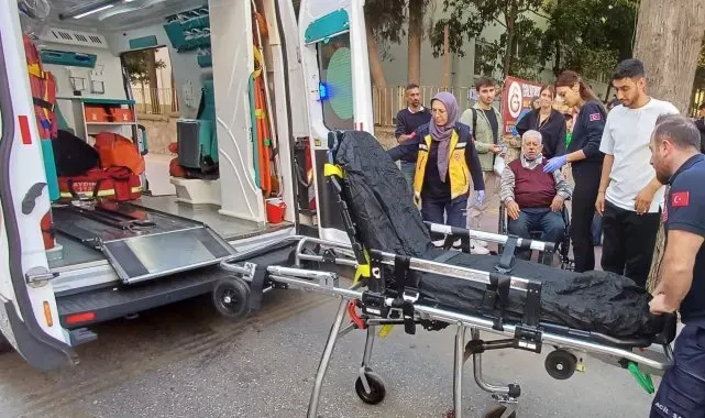 Dönüş yapmak isteyen otomobil yayaya çarptı: 1 yaralı