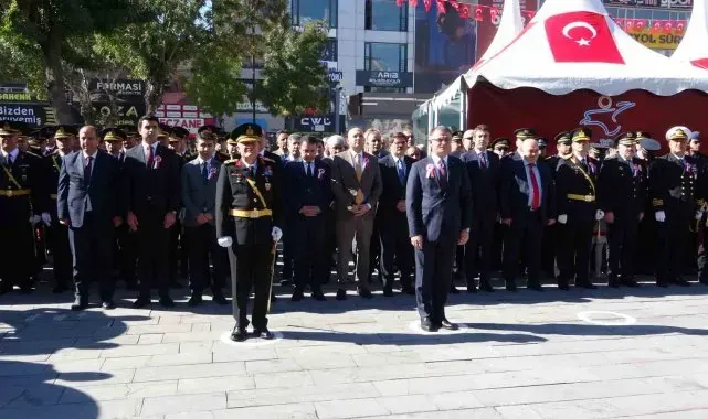Van'da Cumhuriyet'in 101'inci yıl dönümü kutlamaları