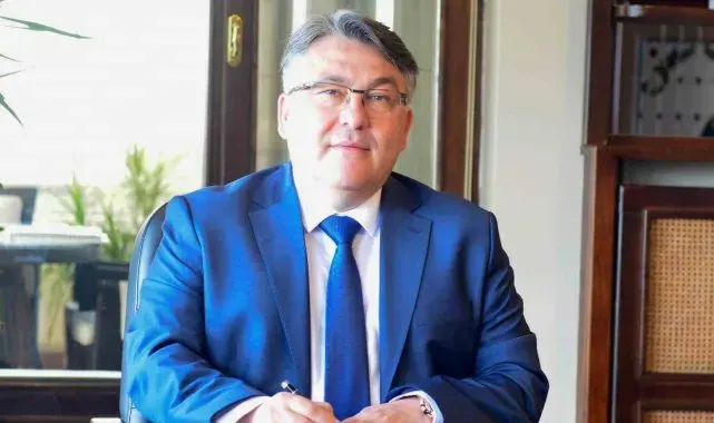 Rektör Özölçer, 29 Ekim Cumhuriyet Bayramı'nı kutladı