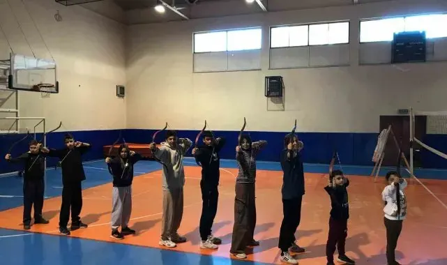 Gediz'de geleneksel Türk okçuluğuna ilgi artıyor