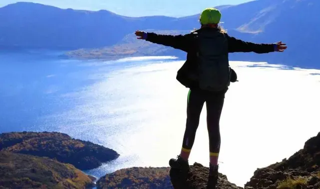 Vanlı dağcılar Nemrut Krater Gölü'nde buluştu