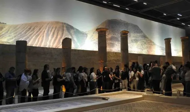 Zeugma Mozaik Müzesi ziyaretçi akınına uğruyor