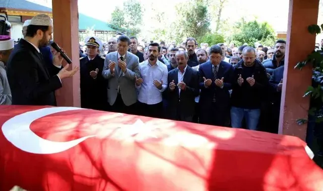 Bartın'da göçükte hayatını kaybeden madenci son yolculuğuna uğurlandı