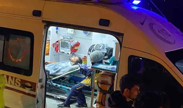 Önünde seyreden otomobile çarptı: 1'i çocuk 5 yaralı