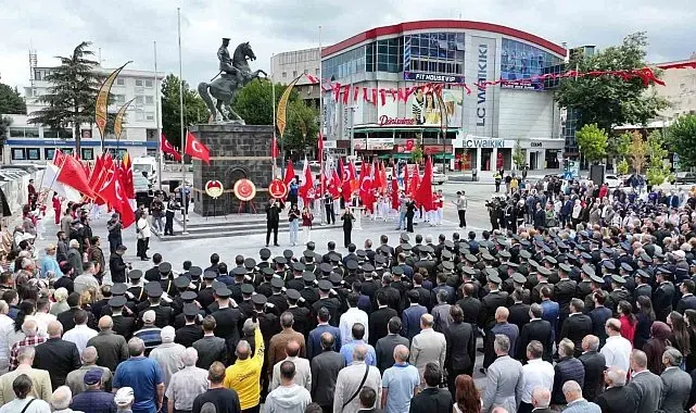 Niğde'de 30 Ağustos Zafer Bayramı düzenlenen törenle kutlandı