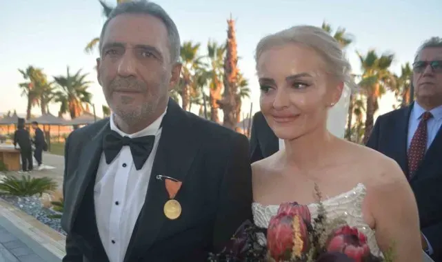 Sanatçı Yavuz Bingöl'ün nikahında babasından anlamlı hediye