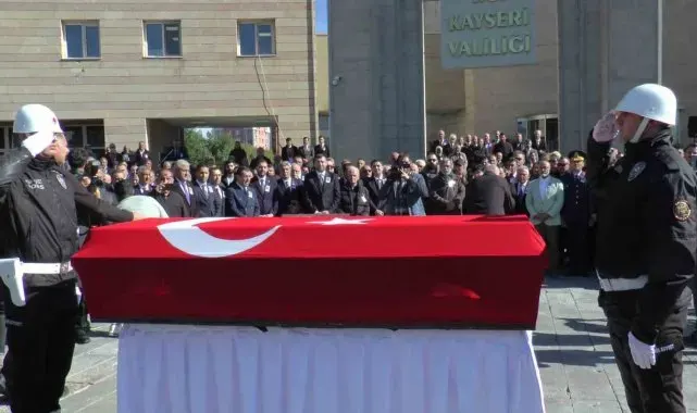 Vefat eden eski bakan için Kayseri'de tören düzenlendi