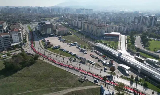 Öğrencilerden teröre lanet, "Yaşasın Cumhuriyet" yürüyüşü