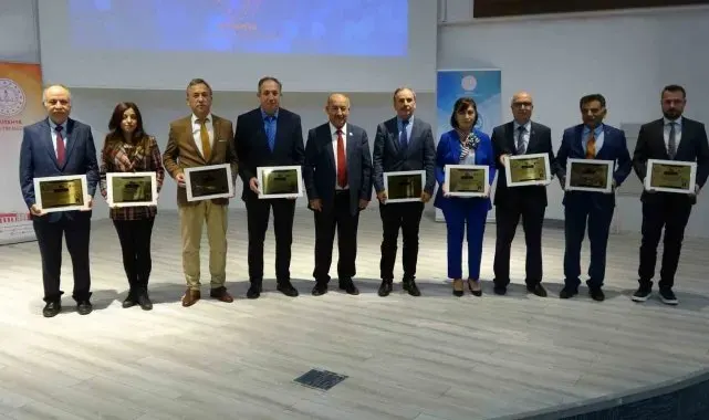 Kütahya'da 'Eğitim ve Gelişim Programı'nı başarıyla uygulayan okullara ödül