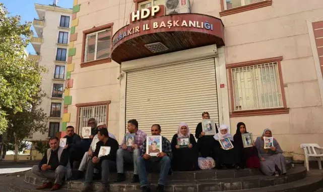 Diyarbakır anneleri, kendilerini ziyaret etmeyen CHP Genel Başkanı Özel'i kınadı