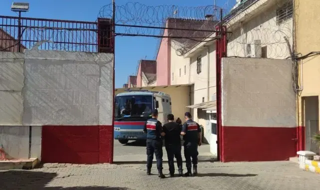 İşyerinden kokoreç malzemesi çalan 4 şüpheli yakalandı