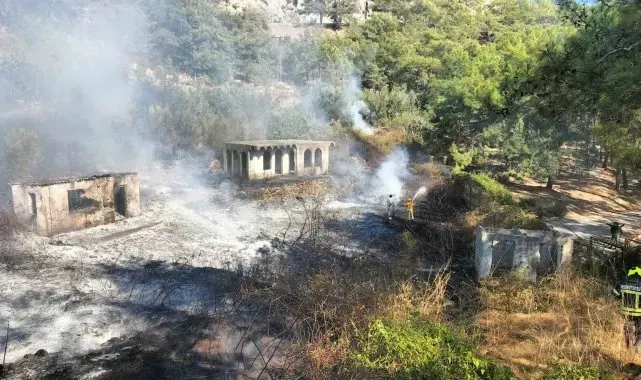 Mersin'in Anamur ilçesinde çıkan yangın kontrol altına alındı