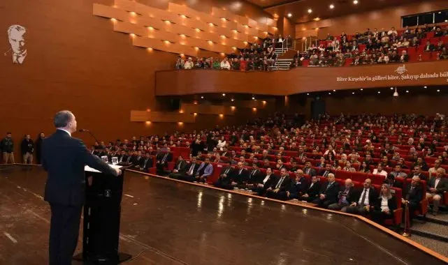 Karahocagil, "Kamu hizmeti görevi belli bir süreliğine emaneten verilir"