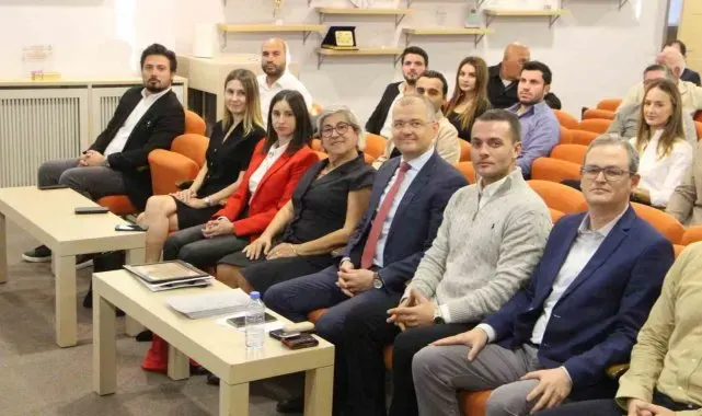 Egeli iş insanlarına Hong Kong ticaret olanakları anlatıldı