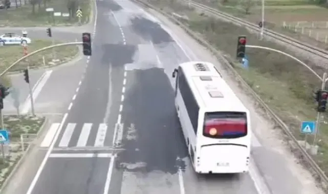 Bilecik'te kırmızı ışık kuralına uymayan sürücülere ceza kesildi