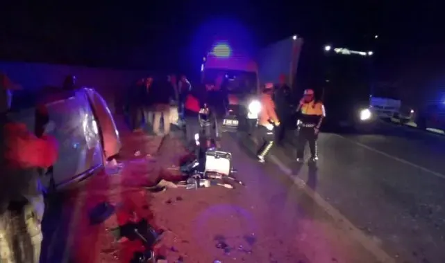 Tunceli'de iki otomobil virajda kafa kafaya çarpıştı: 7 yaralı
