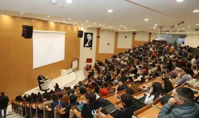 ERÜ'de 'Rektör-Öğrenci Buluşması' etkinliği başladı