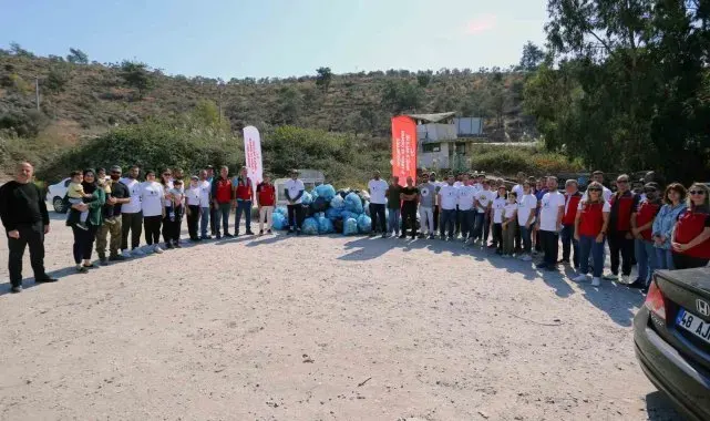 Güllük Lagünü'nde çevre temizliği
