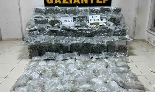 Gaziantep'te 86 kilo 650 gram skunk ve 37 kilo 200 gram metamfetamin ele geçirildi