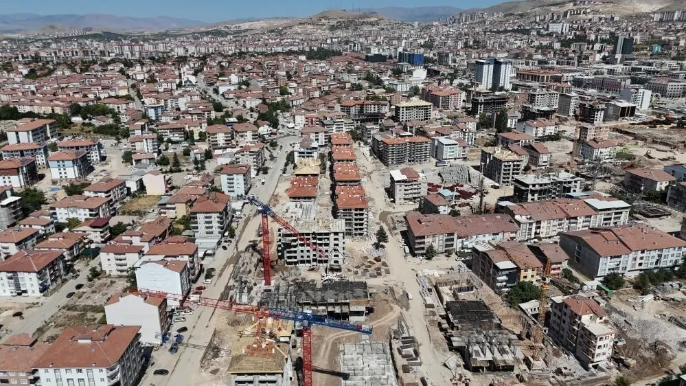 Malatya’da deprem davasında "sağlam" raporu çelişkisi