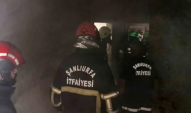Apartmandan yükselen duman ekipleri alarma geçirdi